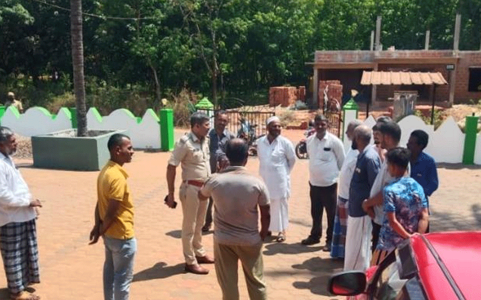 Belthangady: Miscreants throw beer bottle at mosque
