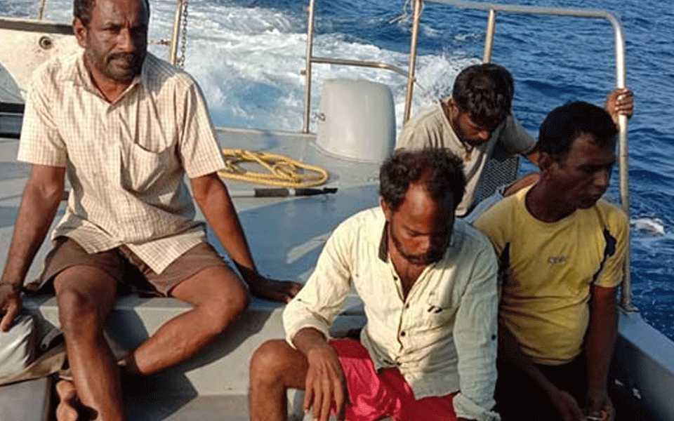 4 drowning fishermen of Malpe boat rescued