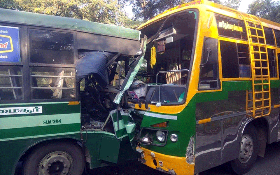 Two buses collide head-on: More than 15 injured