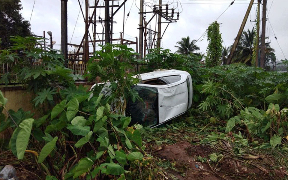 Talapady: Car topples after colliding with divider; four injured