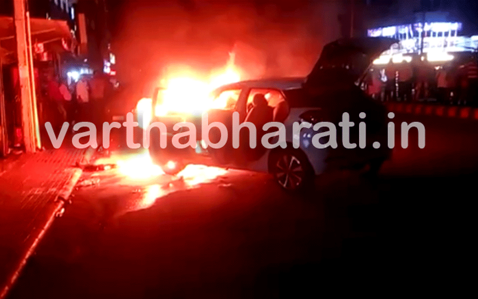 Mangaluru: Short circuit; Car gutted