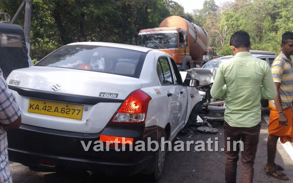Mangaluru: Two Maruti cars collide head-on while trying to make way for ambulance; Five injured