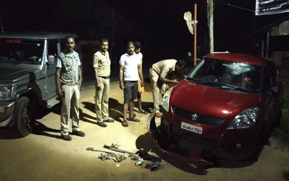 Bantwal: Police open fire at the car; Three arrested