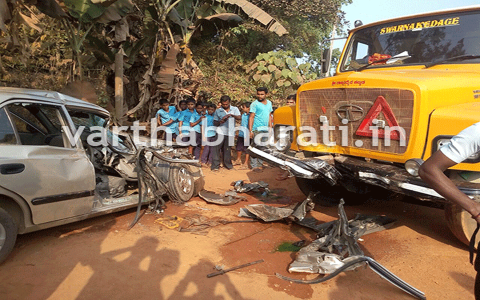 Golithottu: man seriously injured in car-tipper collision
