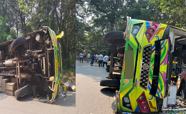 Over 20 injured as private bus overturns in Charmadi Ghat