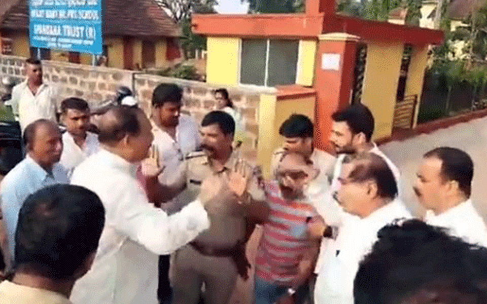Mangaluru MCC Election: BJP workers clash with MLC Ivan D'Souza objecting his presence at booth