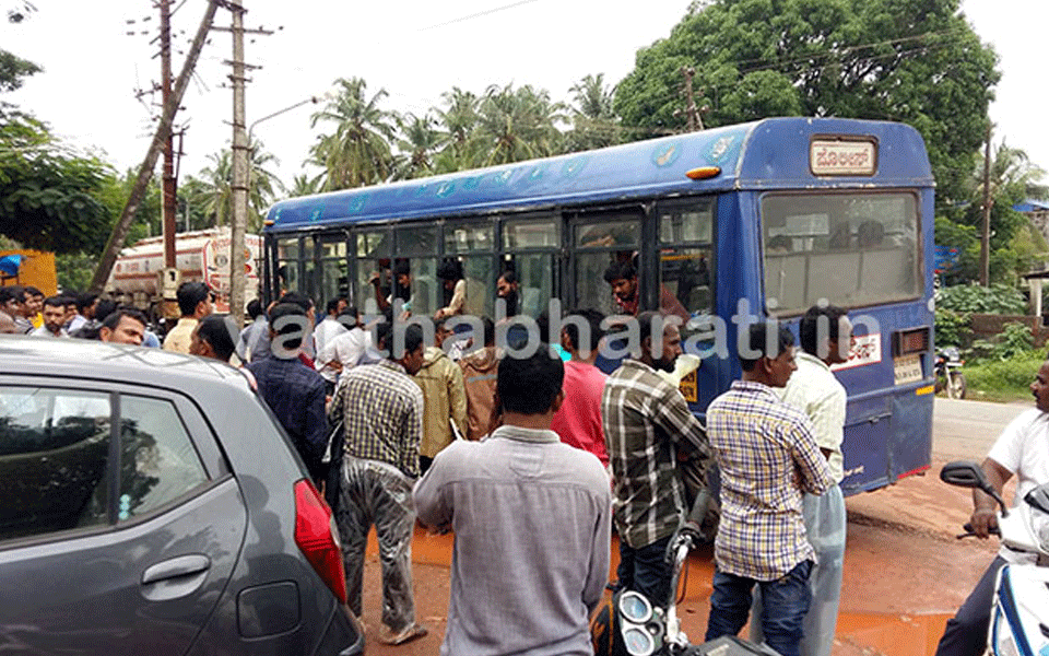 Drivers of cattle transporting lorry assaulted; Judicial custody of accused extended