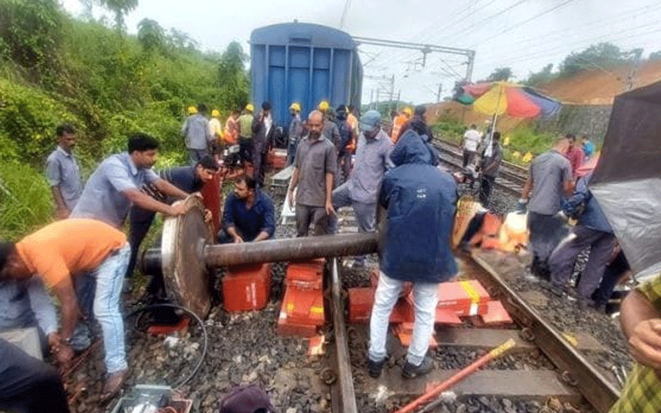 Goods train derails at Mangaluru Junction Railway Station