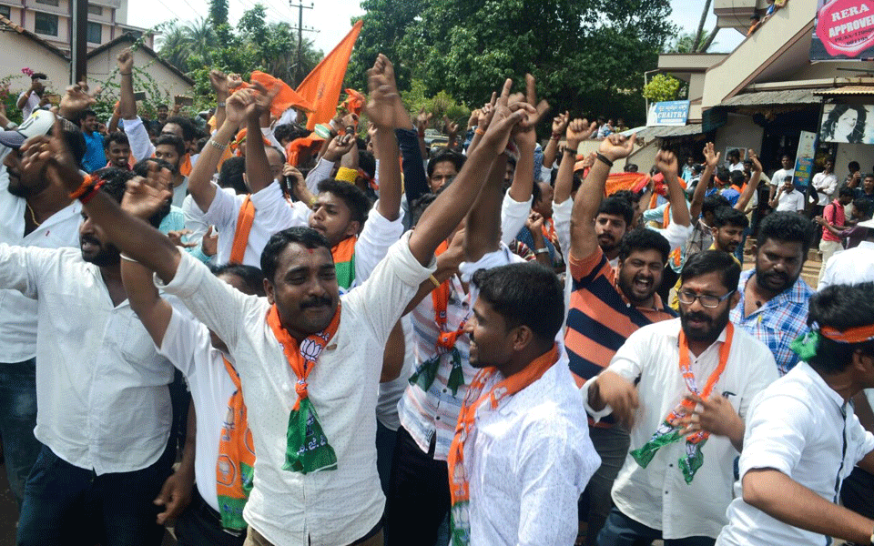 Karnataka Polls: BJP bags seven seats, congress restricted to just one in Coastal belt