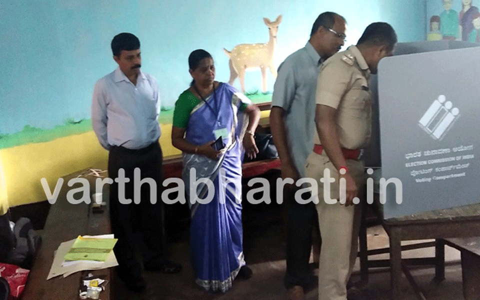 EVM goes down in Udupi’s Kodavooru: Polling halts