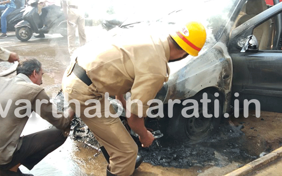 Mangaluru: Moving car gets fire, damaged partially