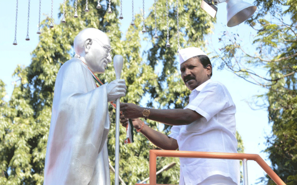Mangaluru: Gandhi Jayanti observed through modest celebration