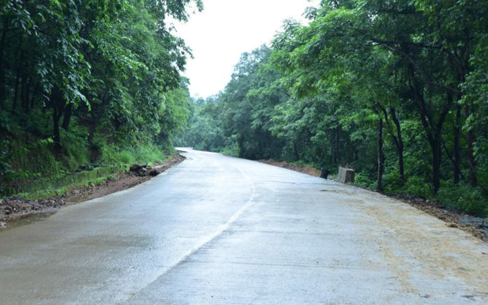 Shiradi Ghat opened for traffic; Charmadi Ghat remains closed