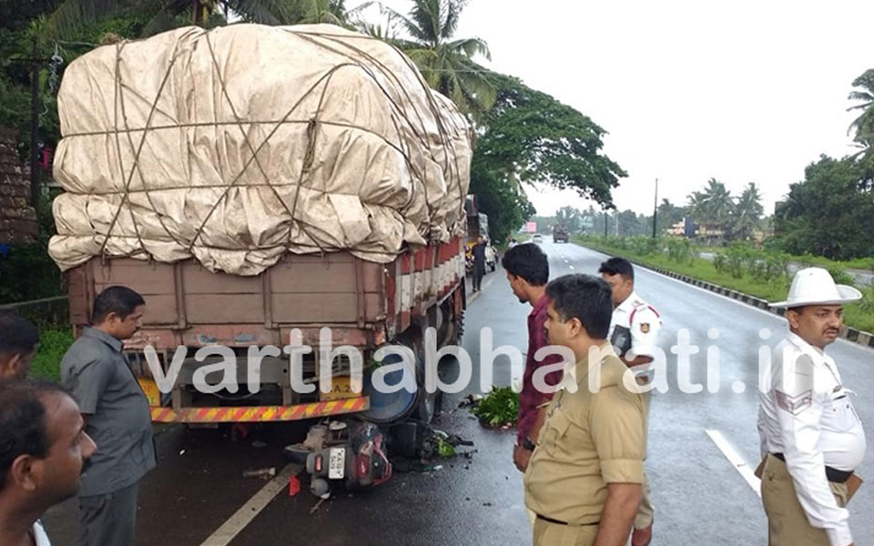 Haleangadi: Two-wheeler rider killed in road accident