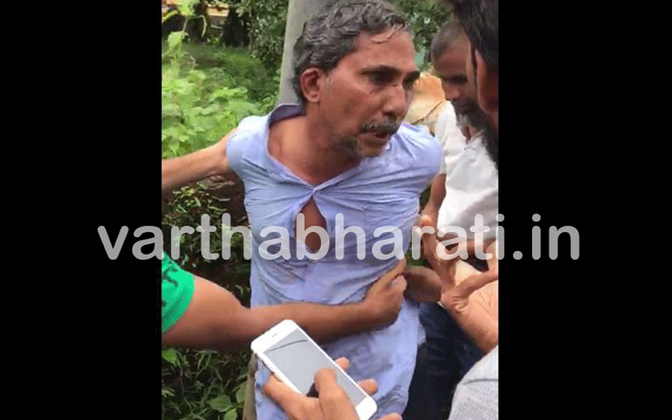 Man suspected to be child kidnapper thrashed by mob in Mangaluru