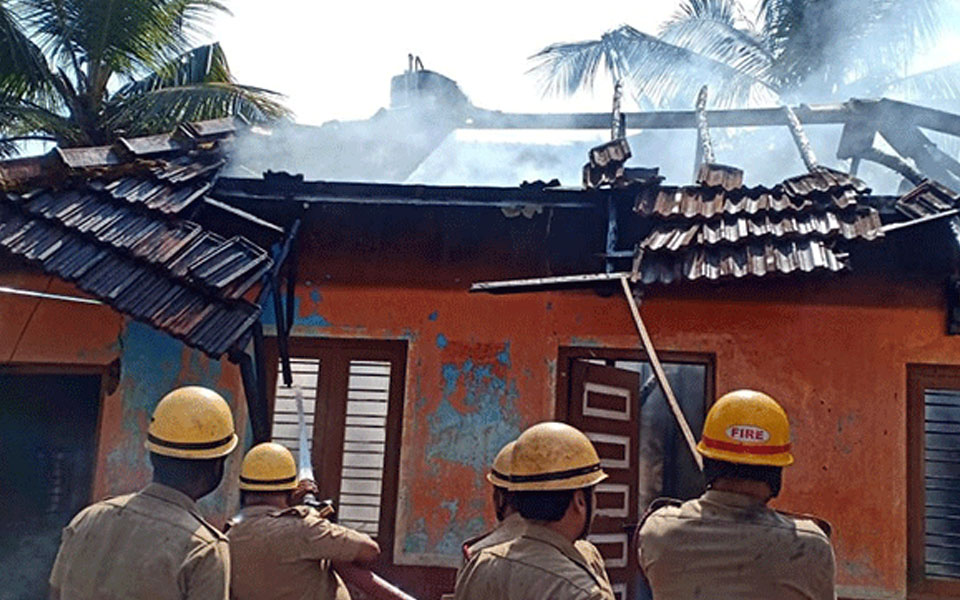 Meenankaliya: House gutted due to electric short circuit