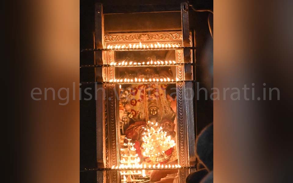 Thousands witness 'Brahma Kalasha Abhisheka' at Kateel temple