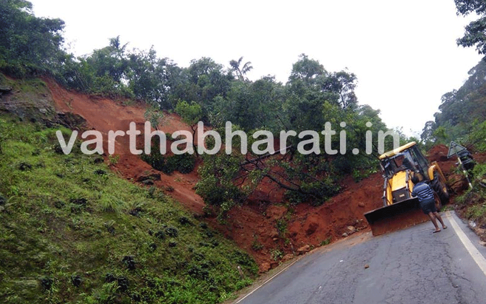 Rockslide blocks Mangaluru-Madikeri highway