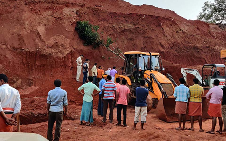 Bantwal: Three workers killed due to land slide at Odiyoor