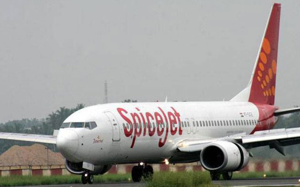 Mangaluru-Dubai SpiceJet flight cancelled; Passengers in trouble