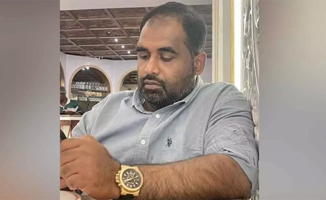 38-year-old man murdered inside hotel in Mundgod; hunt on for accused