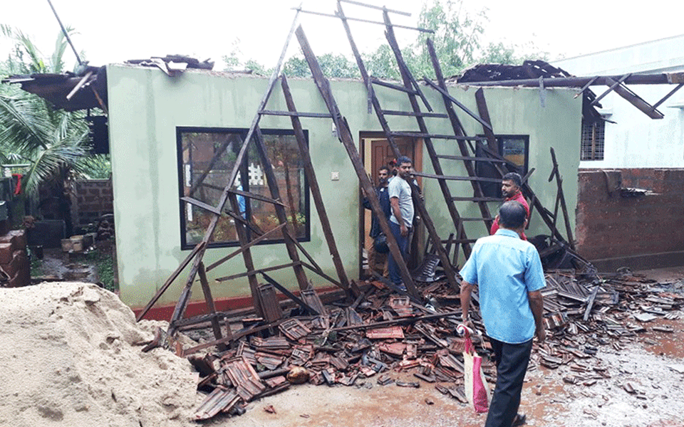 Gusty wind lifts roof, two injured