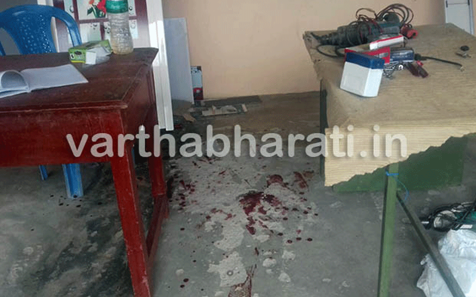 Youth stabbed at Seethangoli