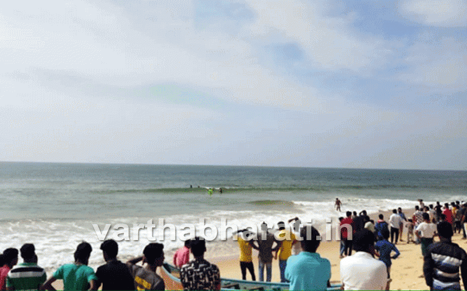 Kundapur: Man dies after drowning while swimming at Kodi beach, another rescued