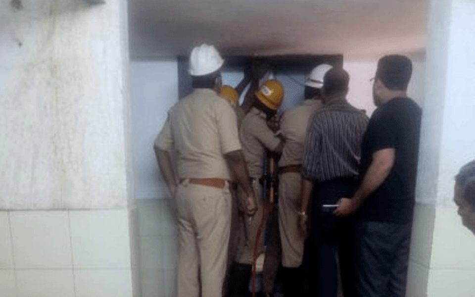 Mangaluru: Woman trapped at Deputy Commissioner’s office lift rescued by fire brigade