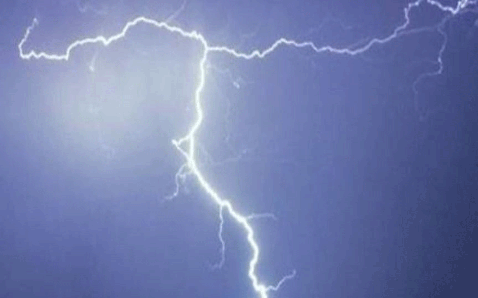 Moodabidri : Woman struck by lightning, dies