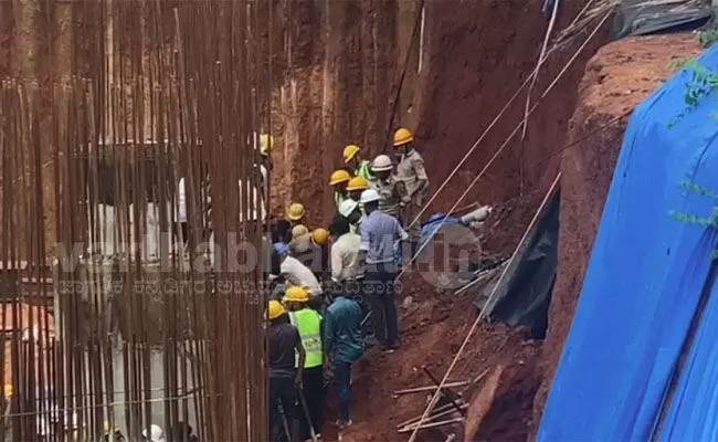 Mangaluru: Landslide during construction work; two labourers trapped