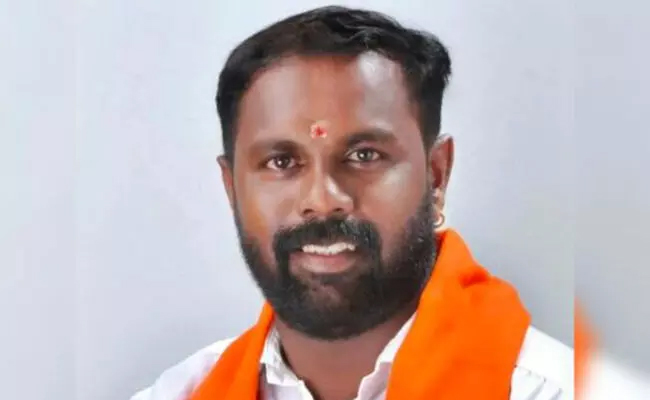 Hindutva leader Manju Kola stabbed during ‘compromise meeting’ at Malpe; Five arrested