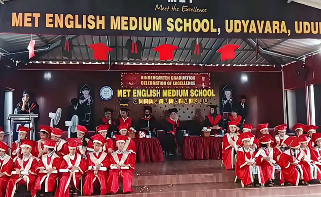Kindergarten convocation held at M.E.T. English Medium School in Udyavara