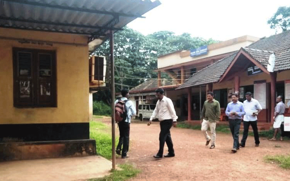 ACB raids Moodbidri Taluk office