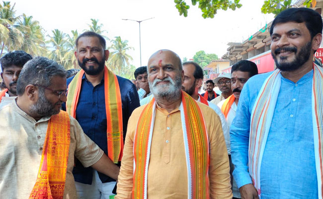 Sri Ram Sena chief Pramod Muthalik files nomination from Karkala constituency