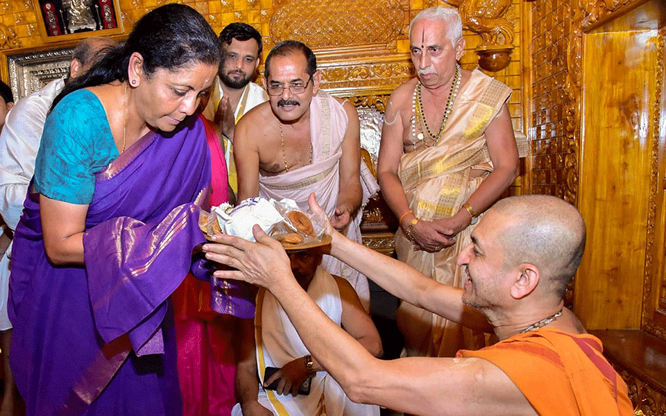Defence Minister Nirmala Sitharaman visits Udupi Sri Krishna mutt