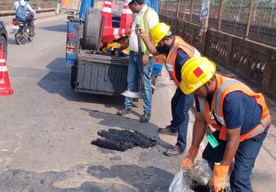 Traffic congestion on Ullal bridge as NHAI begins repair work after video of pothole goes viral