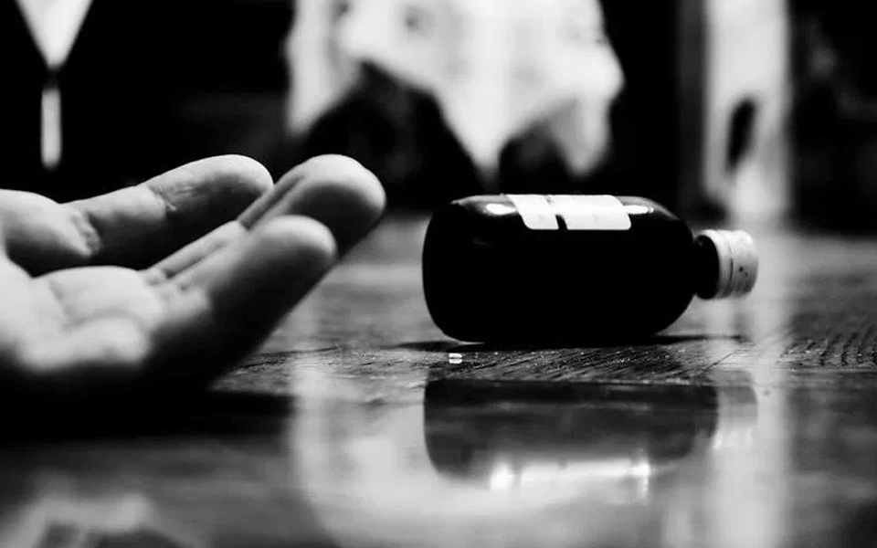 Puttur: Youth mistakes rat poison for medicine; Dies