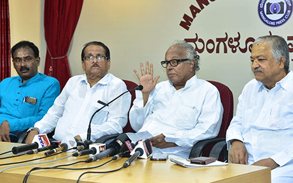 Mangaluru: Senior Congress leader Janardhan Poojary slams Siddaramaiah, says he is curse to party