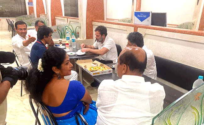 Rahul Gandhi visits popular ice cream parlor 'Pabbas' in Mangaluru