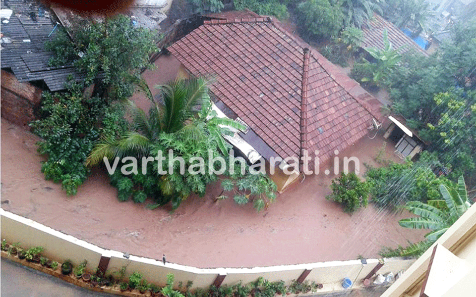 Mangaluru: Heavy rain throws city out of gear, floods low-lying areas