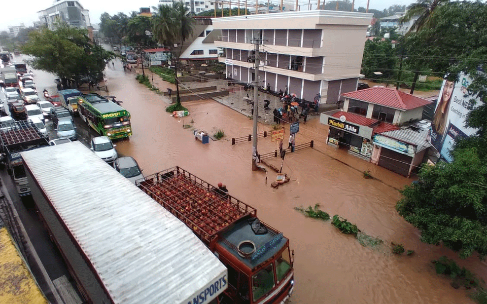 Continuous rainfall in Dakshina Kannada poses threat to houses in low-lying areas