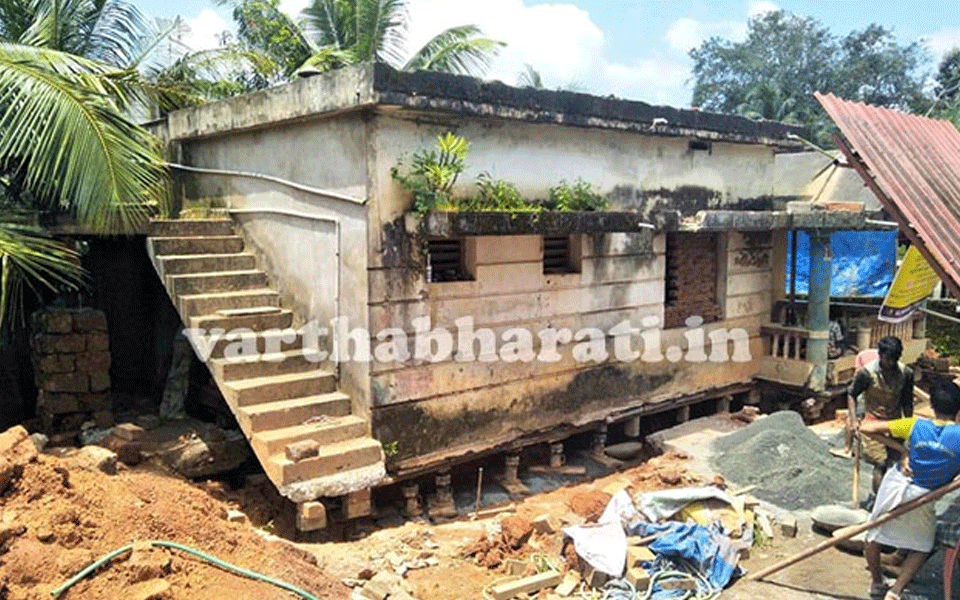 Bantwala: Novel idea to protect house from flood water