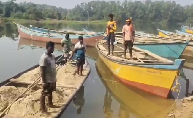 Illegal sand mining: Kundapura police arrest 11, seize things worth Rs 3.5 lakh