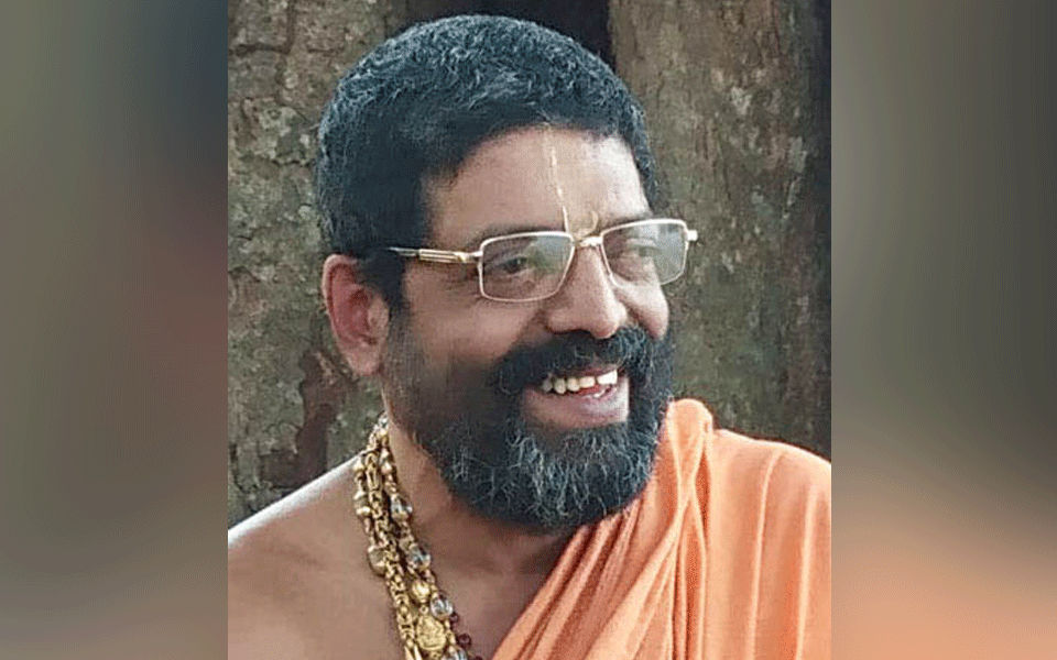 Presiding deity issue: Shiroor swamiji files caveat in court