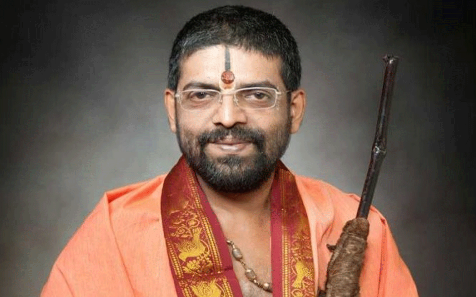 Mysterious death of Shiroor Swamiji: No post mortem report even after one month