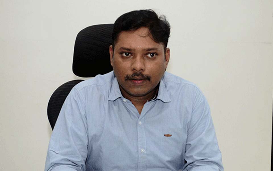 Officers can’t work when the very foundations of the country are shaking: IAS officer Senthil