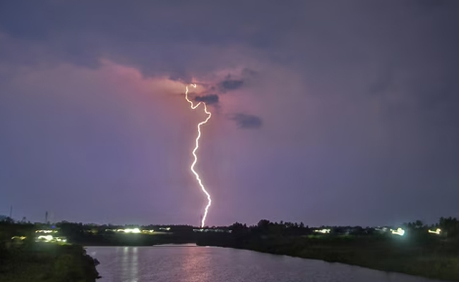 Boy killed in lightning strike in Karnataka