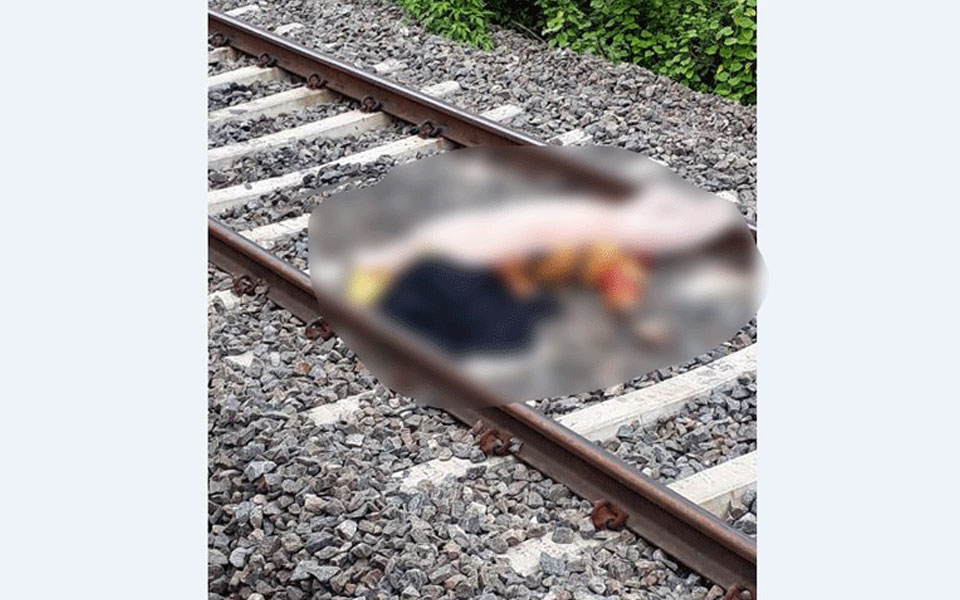 Thokkottu: Woman hit by train, dies