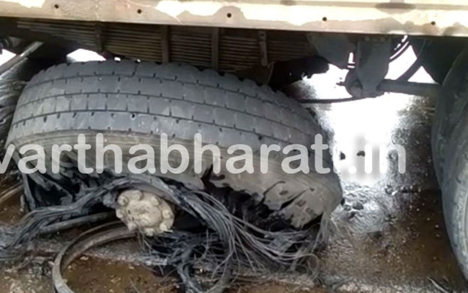 Udupi : Fire breaks out in exploded lorry tyre